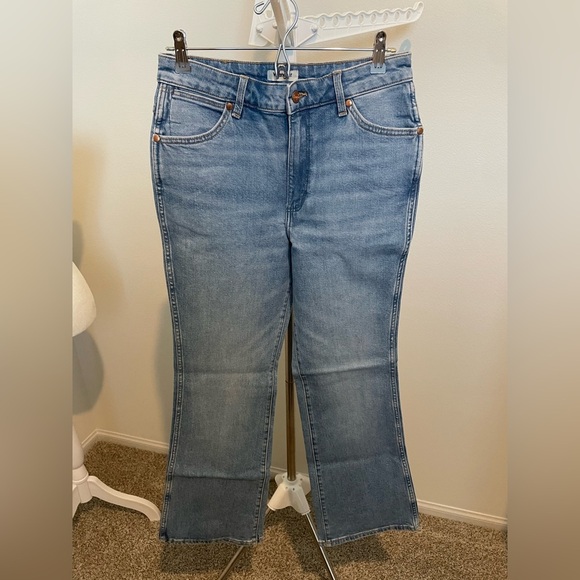 Women’s Wrangler Light Blue Denim Pants - Picture 2 of 5